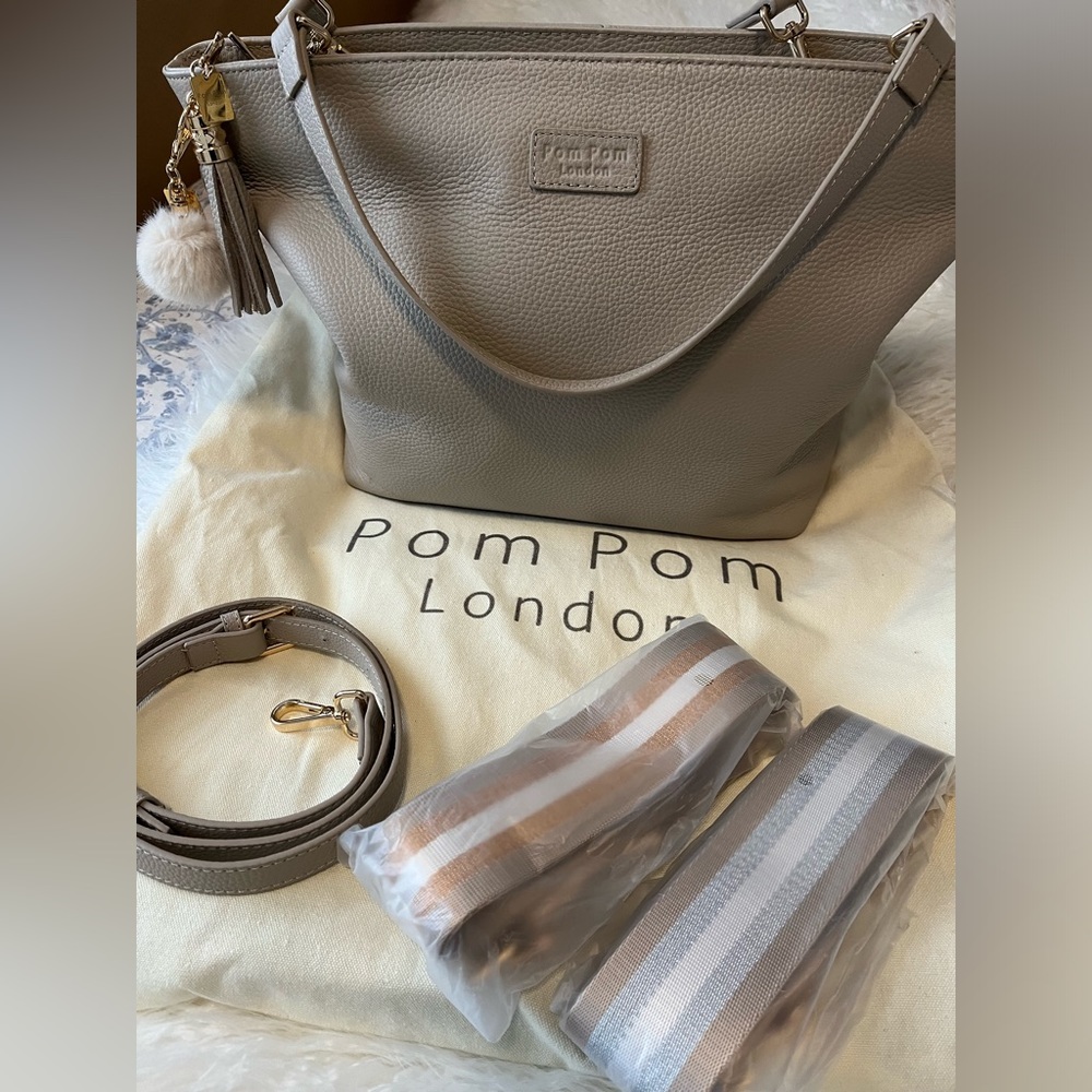 Large Pom Pom London Greenwich tote in color stone.